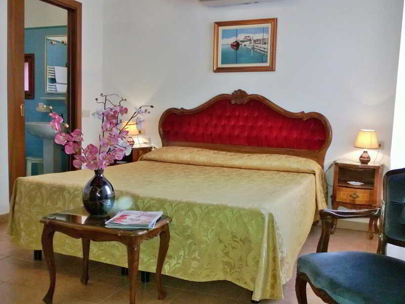 Ariel Silva 2* Venedig